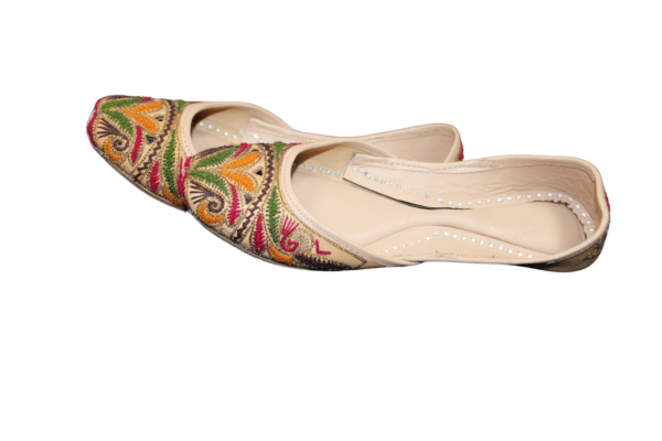 Sindhi Embroidery Khussa - Image 4