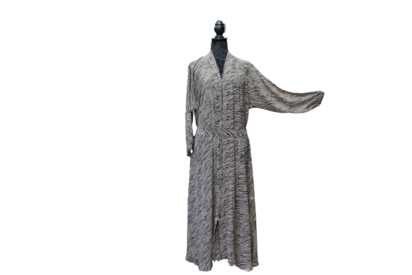 White Graphic Reversable Abaya